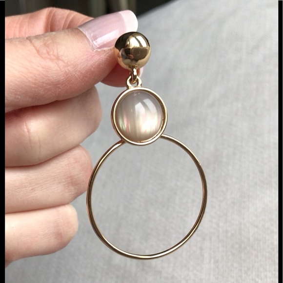 NEW MOTHER OF PEARL & GOLD TONE HOOP EARRINGS! - Picture 3 of 8